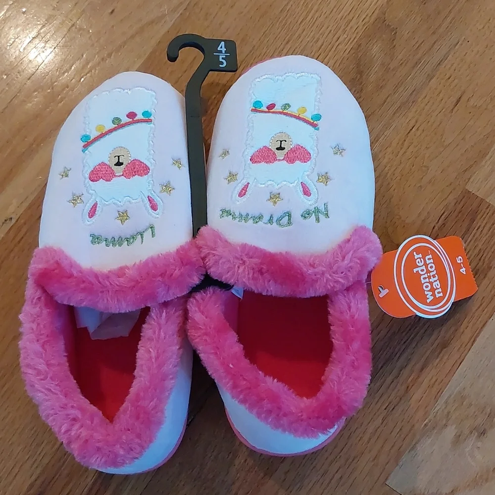Wonder Nation Girl Slippers - Picture 3 of 9